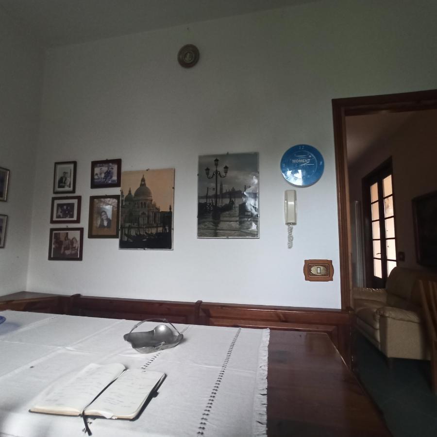Felino Casa Vincenzo 130 Mq Con Portico Ed Ingresso Esclusivo Dal Giardinoヴィラ エクステリア 写真