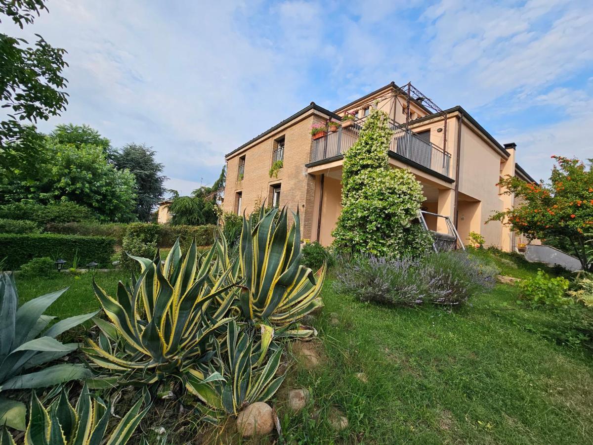 Felino Casa Vincenzo 130 Mq Con Portico Ed Ingresso Esclusivo Dal Giardinoヴィラ エクステリア 写真